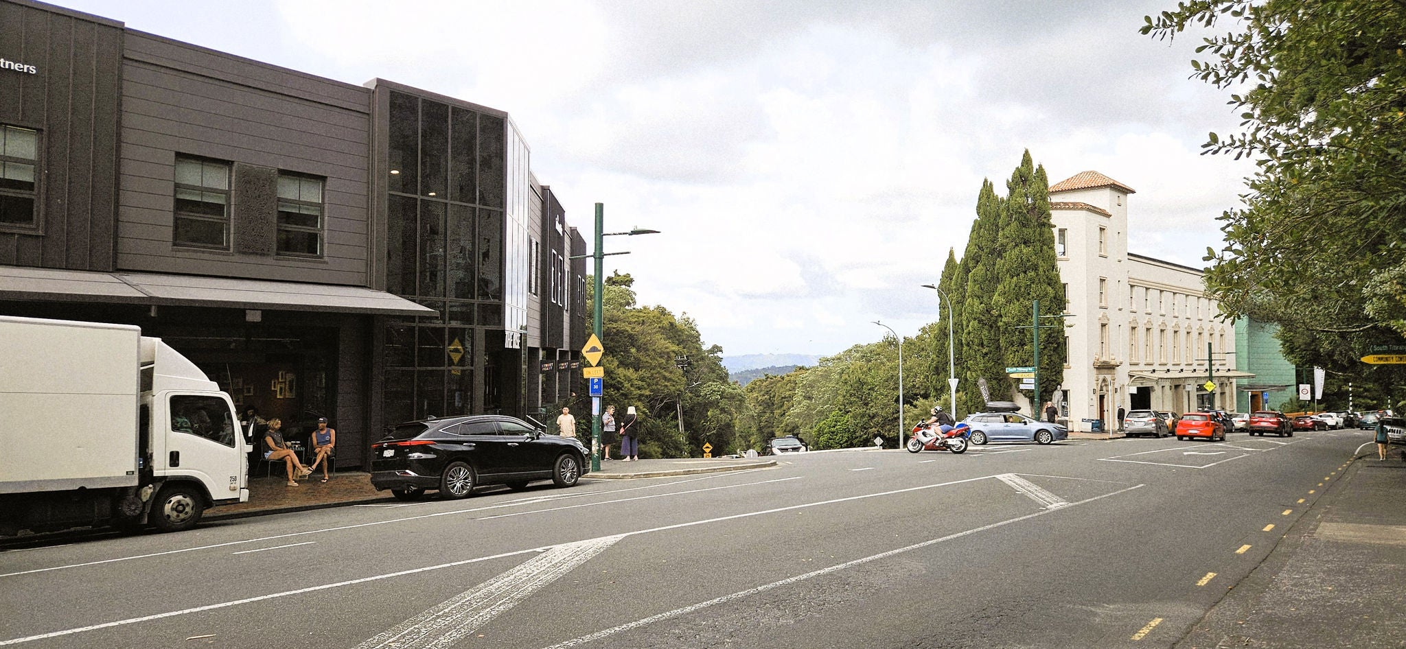 Showing both sides of South Titirangi Road, showing site context.